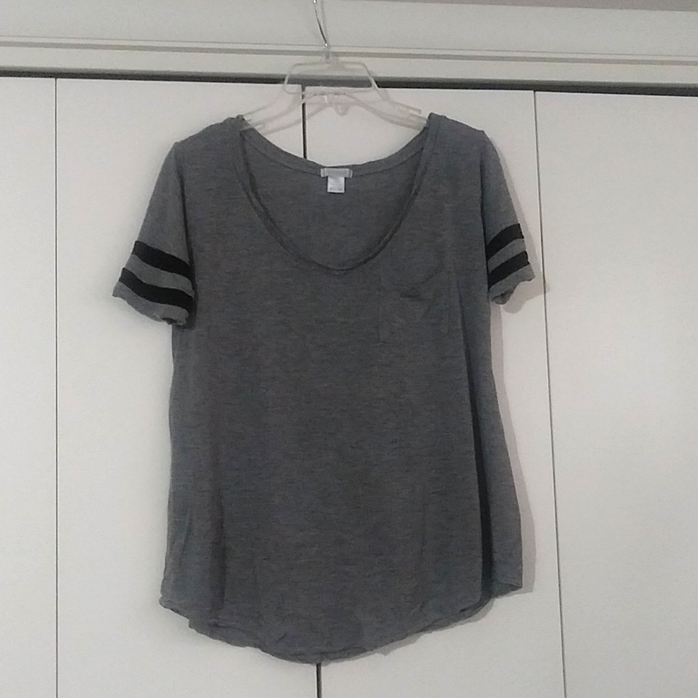 Womens short sleeve blouse with V kneck
